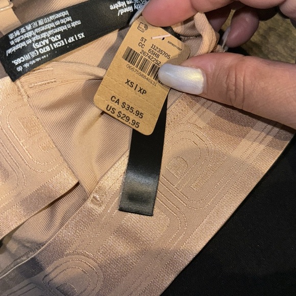 New
PINK
ULTIMATE SCOOP SPORTS BRA - Picture 4 of 4